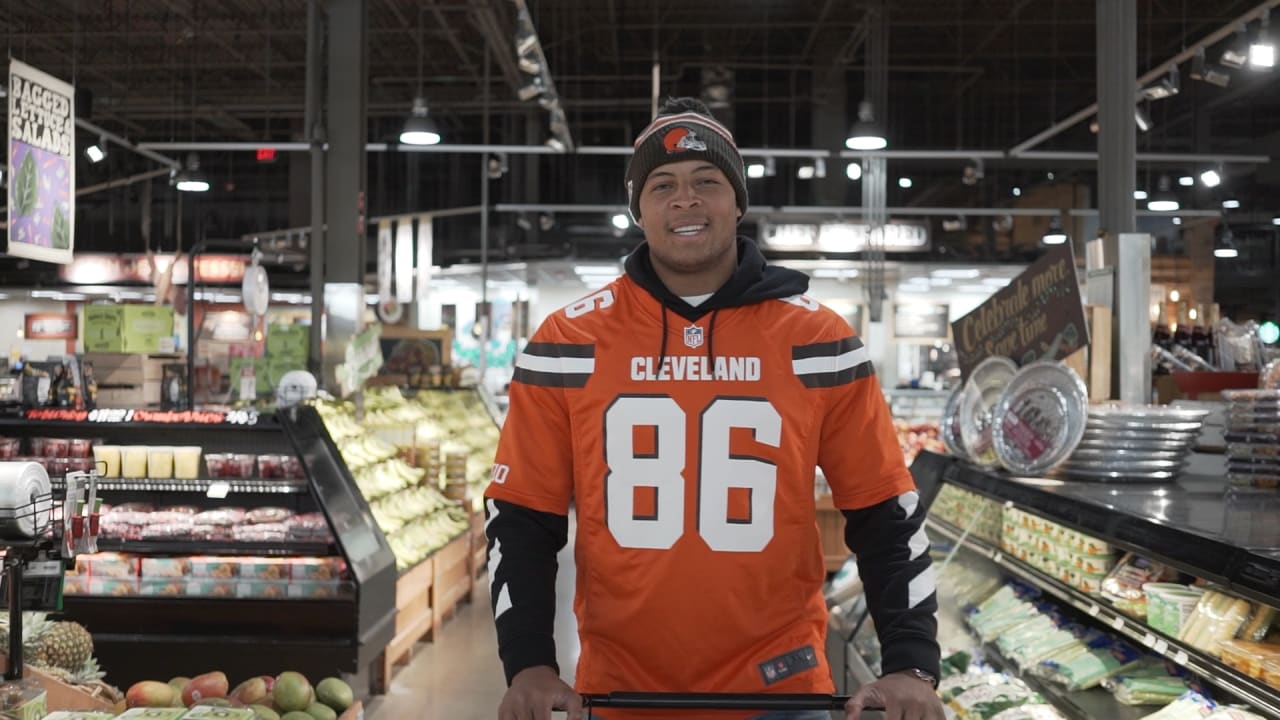 Joel Bitonio's Enchiladas: Shop with a Pro