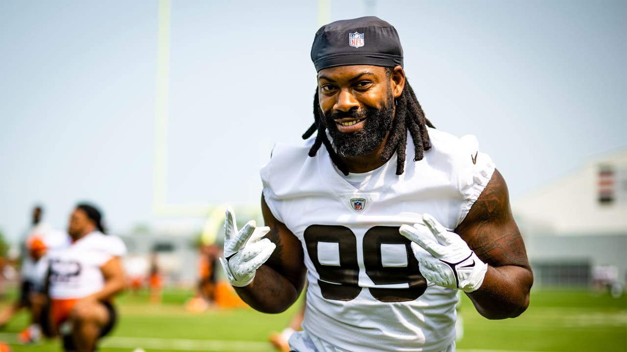 Cleveland Browns defensive end Za'Darius Smith (99) walks off of the field  after an NFL pre-season football game against the Washington Commanders,  Friday, Aug. 11, 2023, in Cleveland. (AP Photo/Kirk Irwin Stock