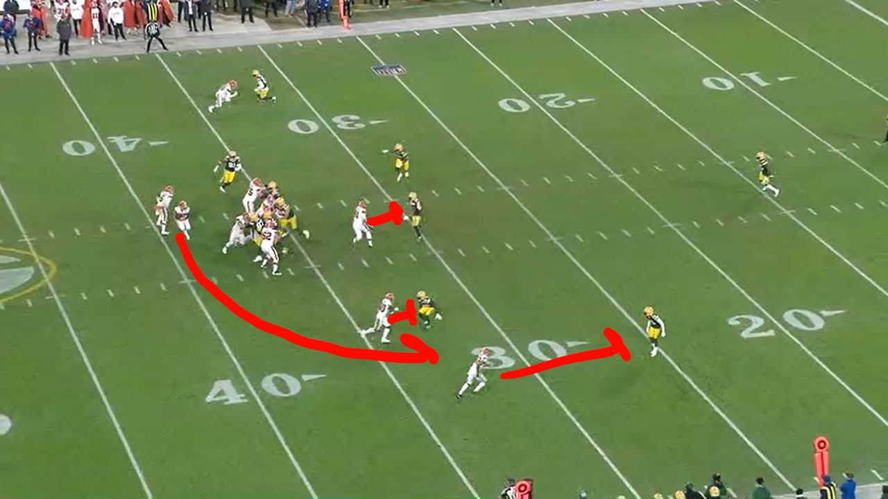 Play Breakdown: D'Ernest Johnson 30 Yard Run