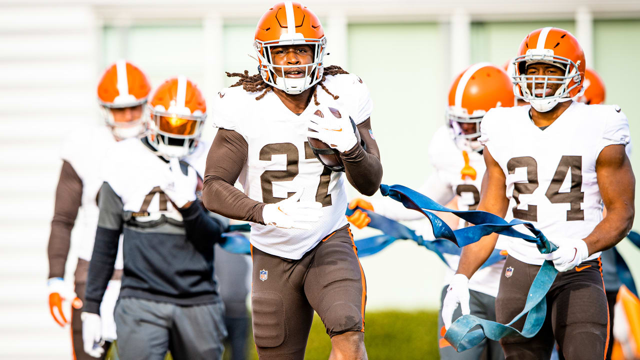 Cleveland Browns: Kareem Hunt, Jack Conklin designated for return