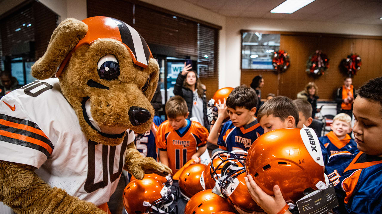 Browns donate new helmets to Lou Groza Titans Youth Football