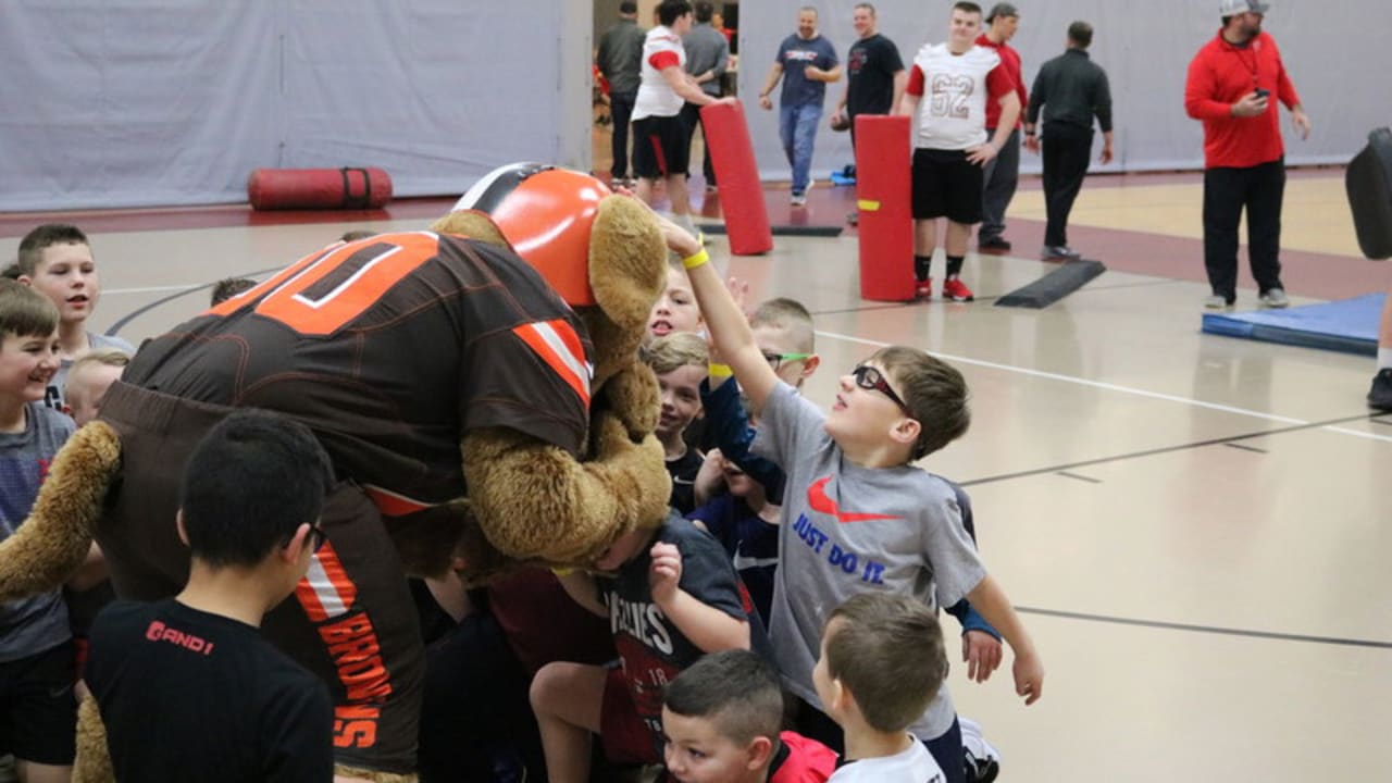 Photos: Browns support Wadsworth youth football clinic