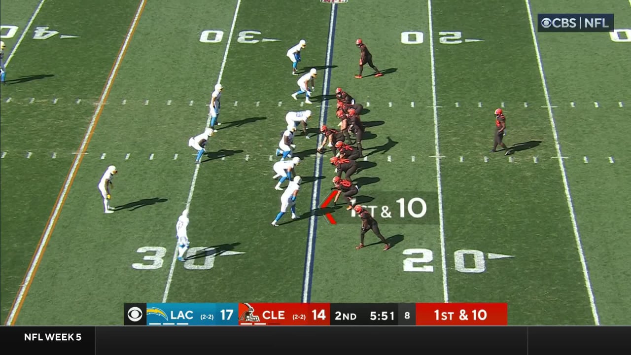 David Njoku takes Brissett's play-action sling for 38-yard catch and run