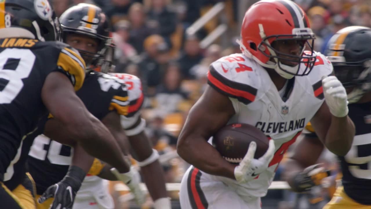 Denzel Ward surprises NFL Extra Points Cardmembers at the Browns Pro Shop