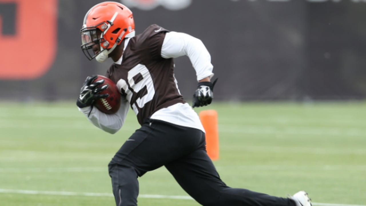 Browns HC Jackson committed to running the ball, says Crowell can get  better, PFF News & Analysis