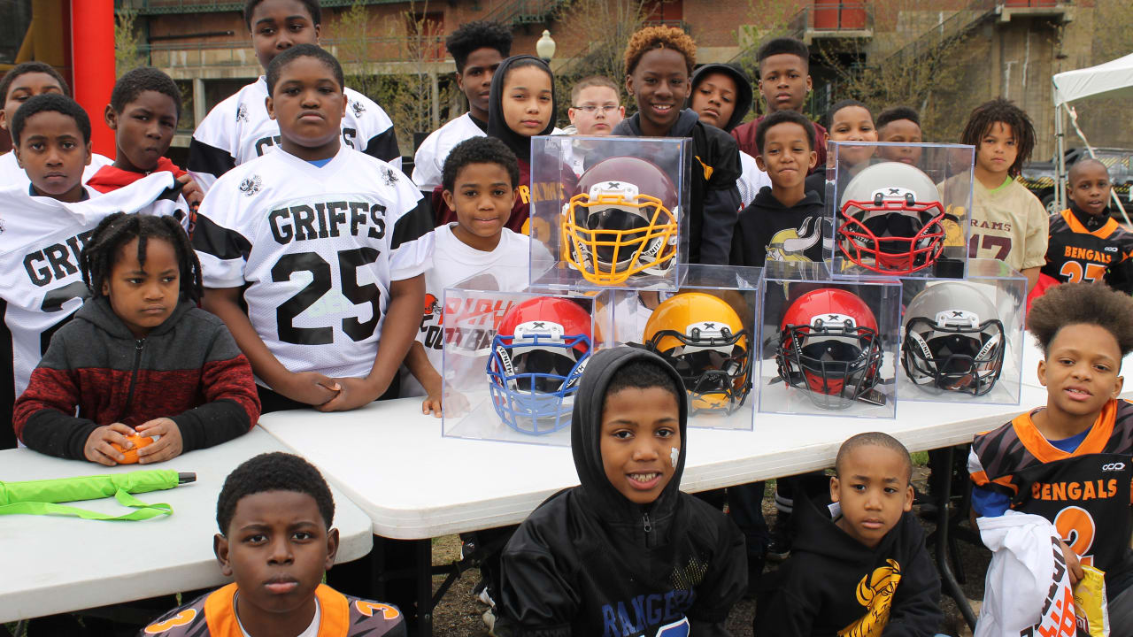 Cleveland Browns Donate New Xenith Helmets to the Lou Groza Titans Youth  Football Program