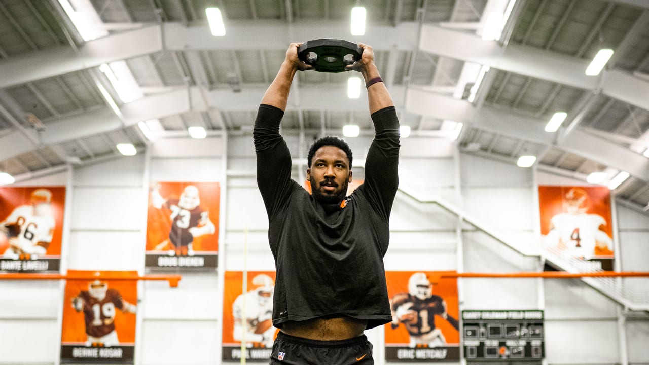 Cleveland Browns rookie's interests may intrigue Myles Garrett