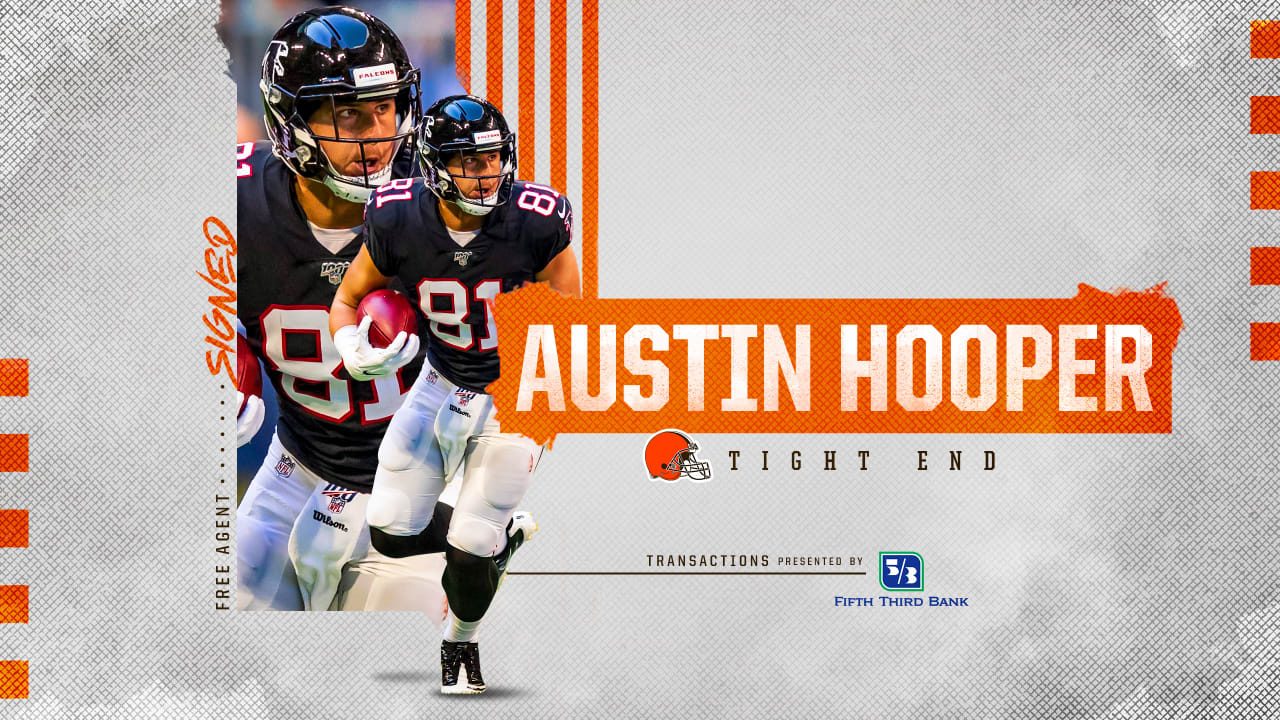 Browns add another big offensive weapon, sign TE Austin Hooper