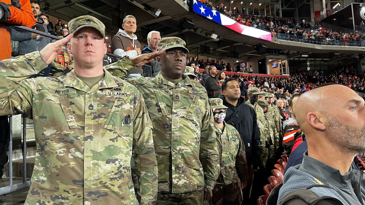 Browns host 12 U.S. Army Service Members through HONOR ROW