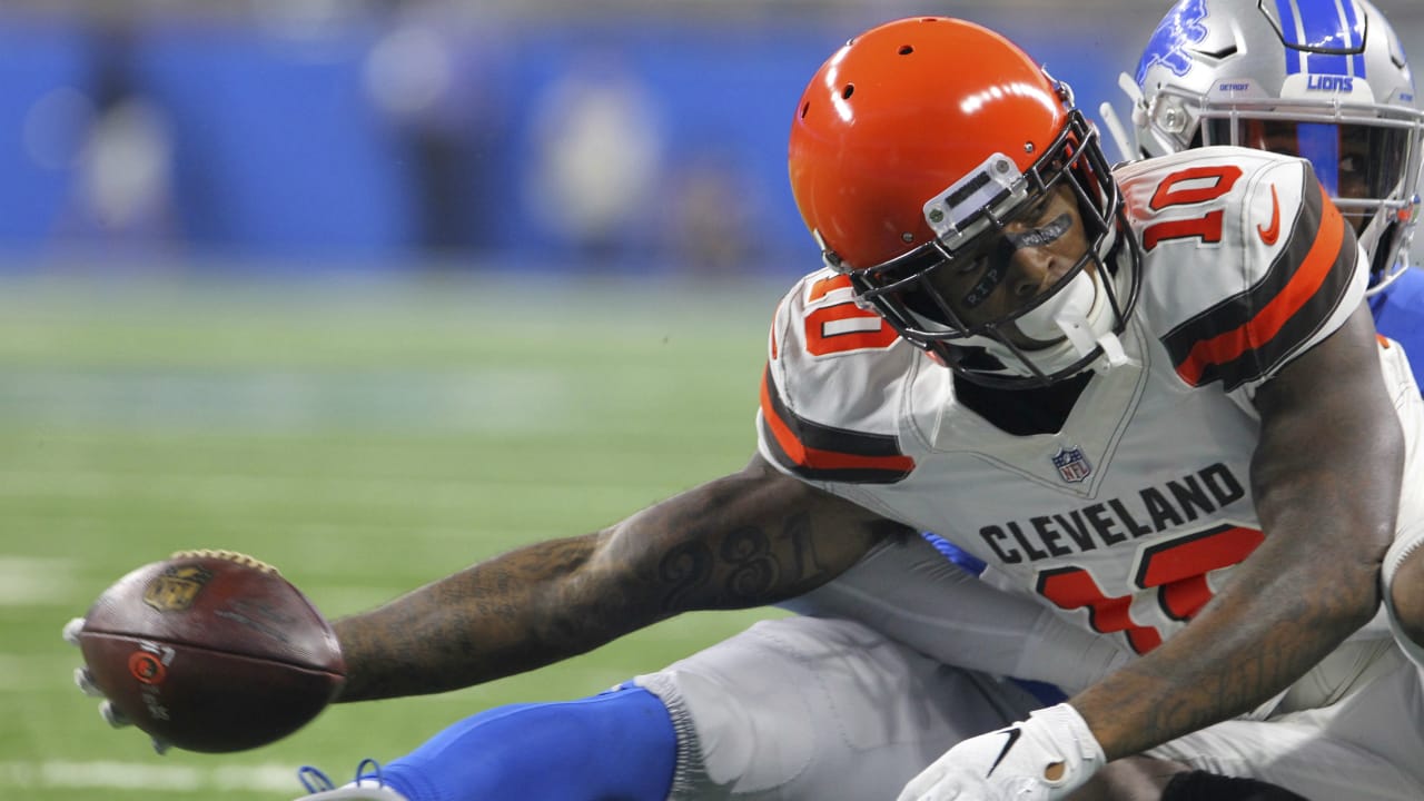 Browns add 2 more players to practice squad after roster reduction