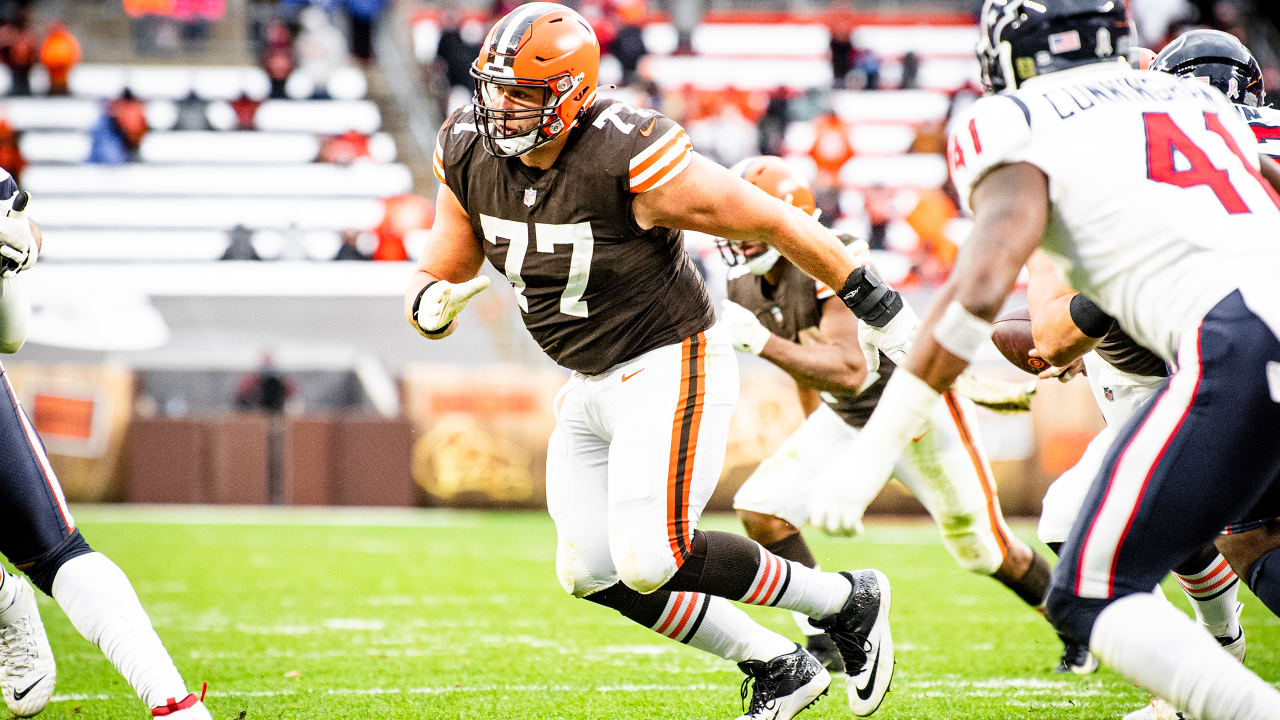 Cleveland Browns debut Color Rush uniforms after years of waiting