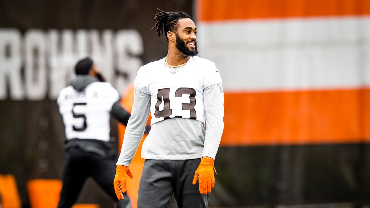 Cleveland Browns free safety John Johnson (43) prior to an NFL football  game against the Minnesota Vikings, Sunday, Oct. 3, 2021 in Minneapolis.  Cleveland won 14-7. (AP Photo/Stacy Bengs Stock Photo - Alamy