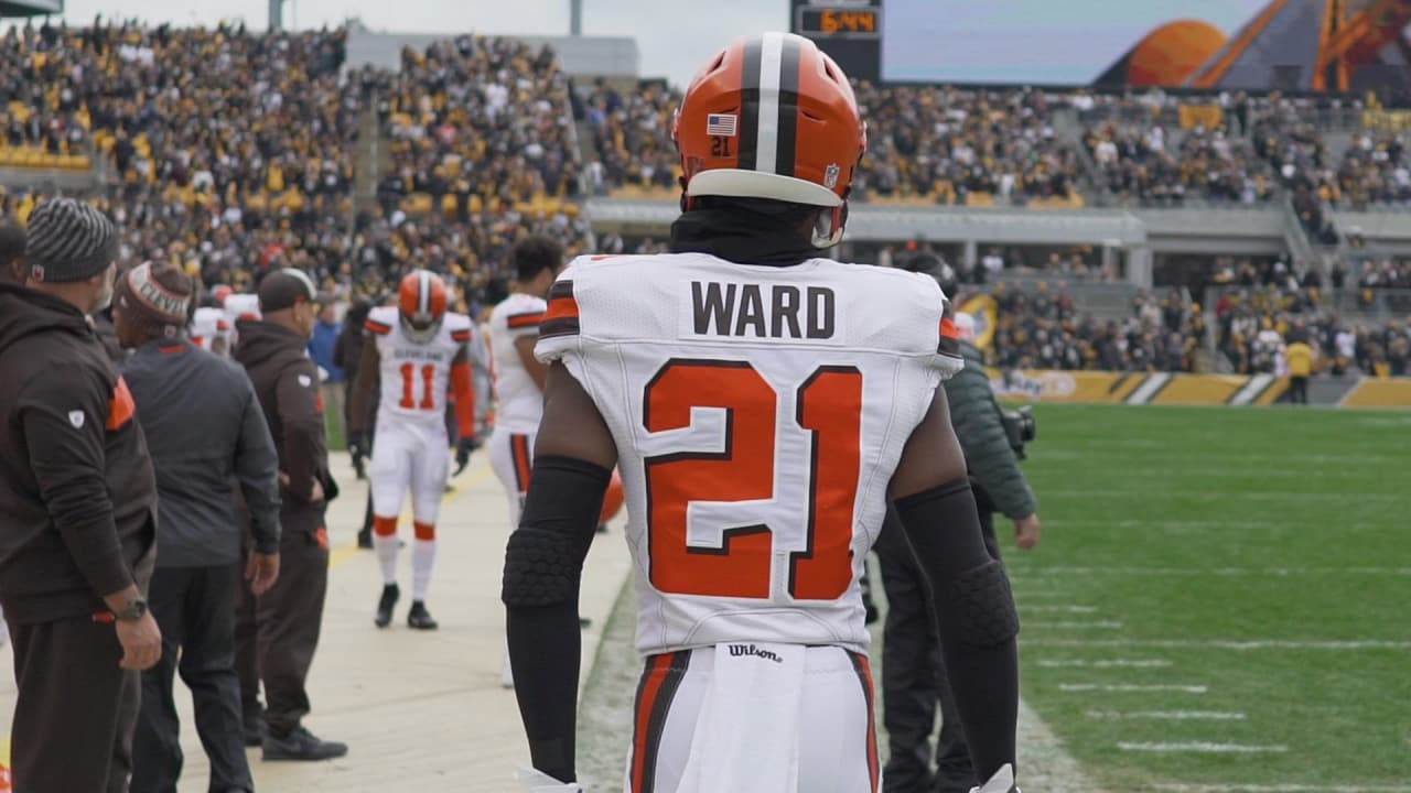 Denzel Ward surprises NFL Extra Points Cardmembers at the Browns