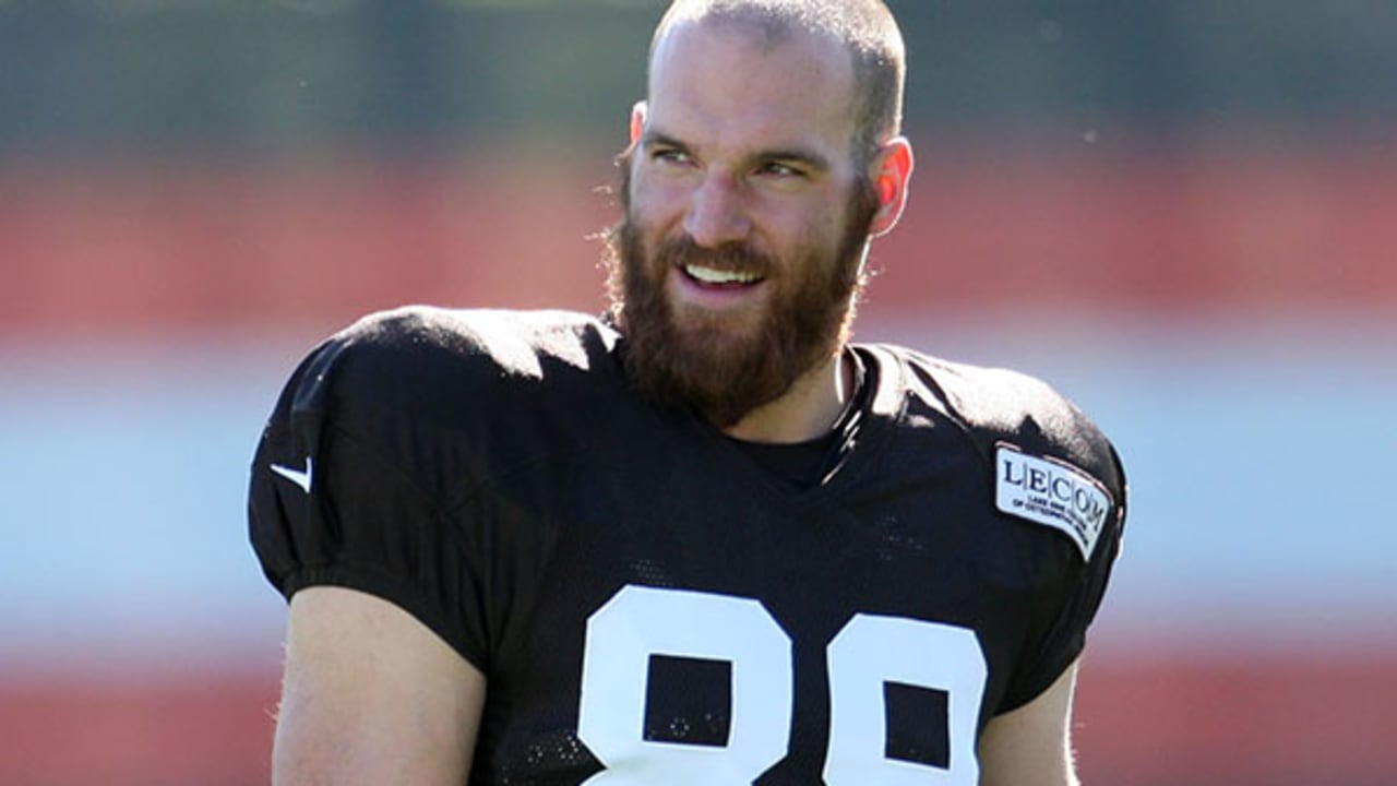 Browns elevate TE Matt Lengel to 53man roster