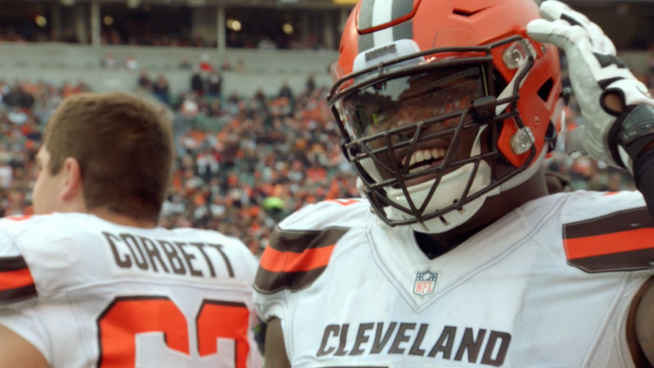 Cleveland Browns re-sign OL Greg Robinson, release wide receiver