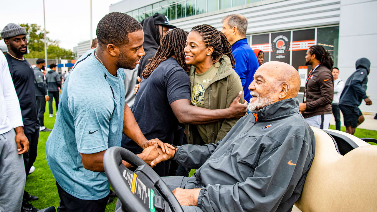 Nick Chubb cherishes 'blessing' to follow in Jim Brown's footsteps