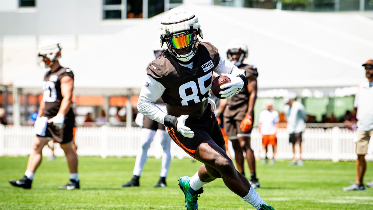 De'Anthony Thomas wore a gold watch on the field before Virginia