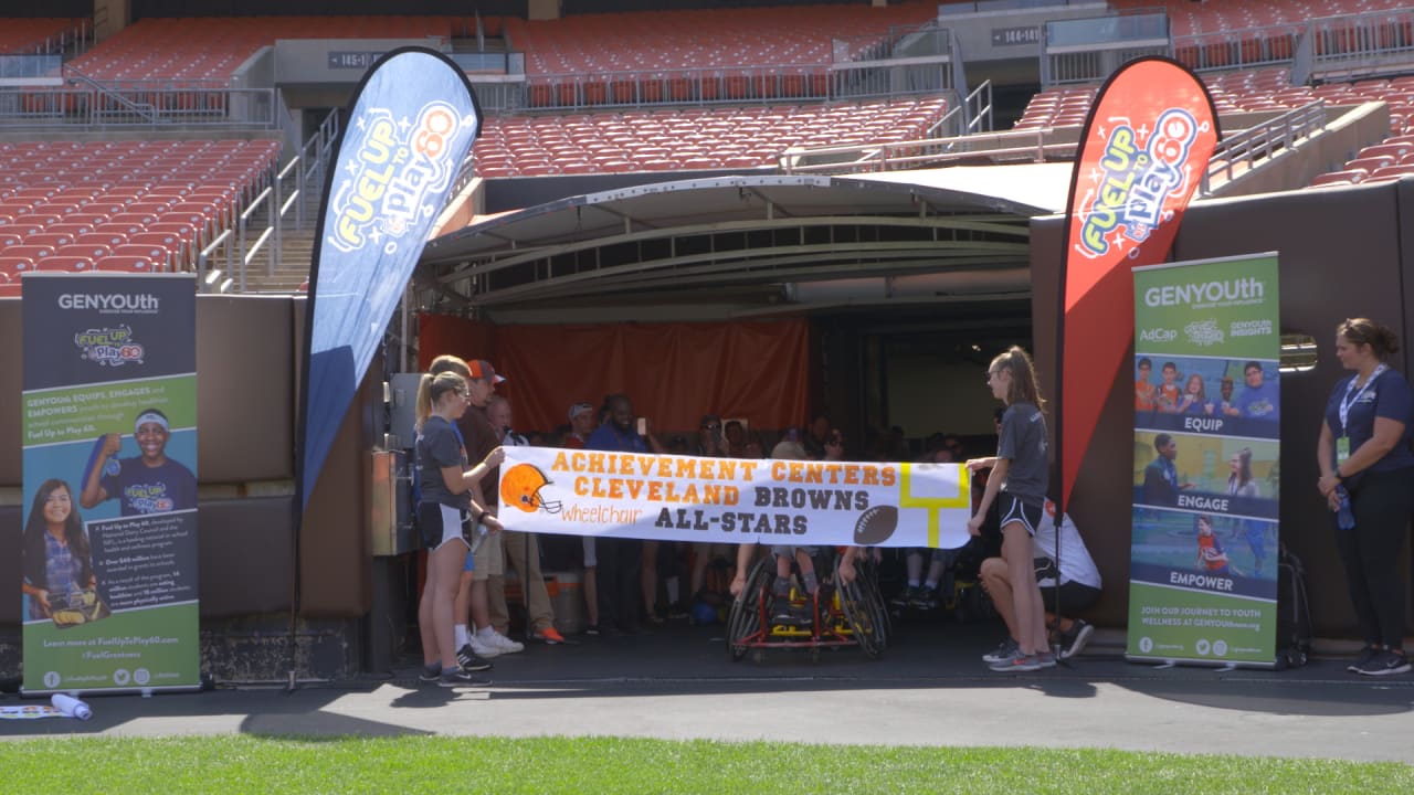 Cleveland Browns Donate New Xenith Helmets to the Lou Groza Titans Youth  Football Program