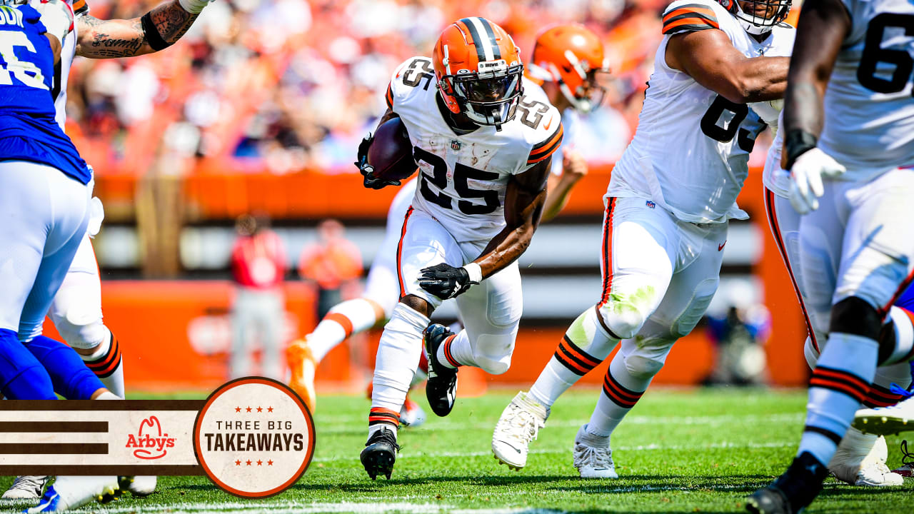 Watson looks rusty, Browns lose center Harris in preseason opener