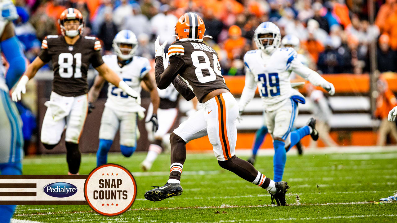 Cleveland Browns wide receiver Ja'Marcus Bradley, center, is