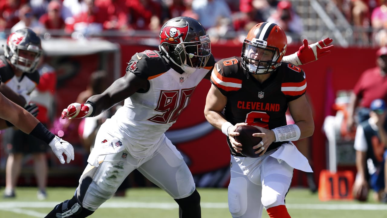 Christian Kirksey, Jarvis Landry earn Browns player of game vs. Bucs