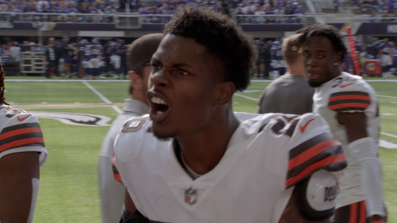 Cleveland Browns' Greedy Williams runs through a drill during an