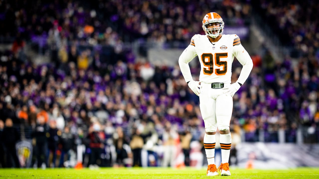 Browns star DE Myles Garrett leads early Pro Bowl voting