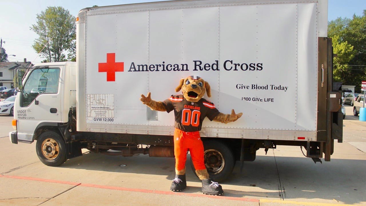 Cleveland Browns join American Red Cross for annual blood drive