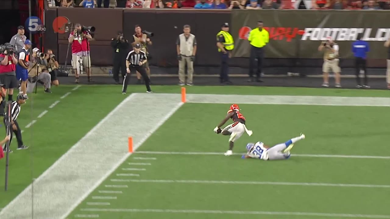 Garrett Gilbert hits Dontrell Hilliard for first TD of the game