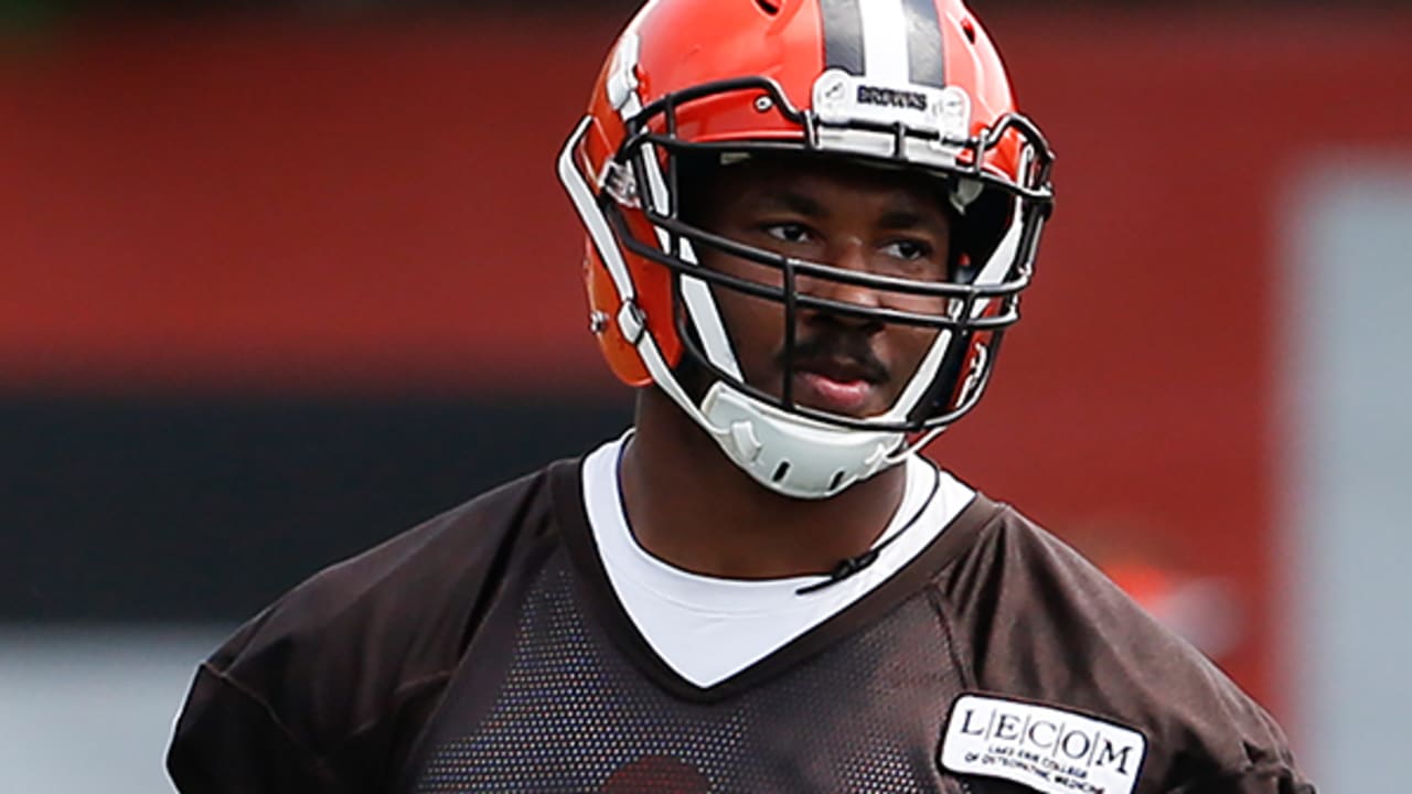 Cleveland Browns' Myles Garrett practices after foot issue