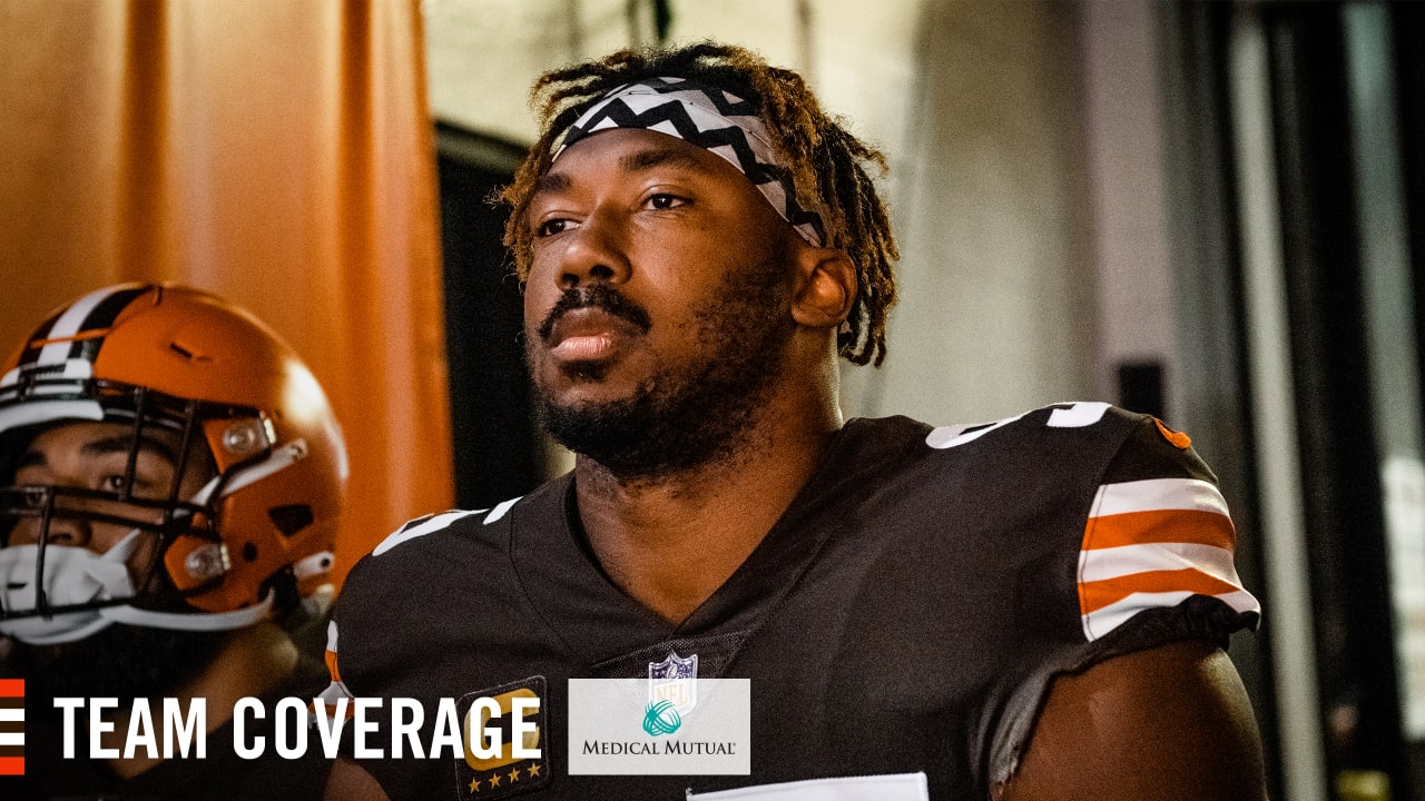 Cleveland Browns defensive end Isaac Rochell (98) runs after the