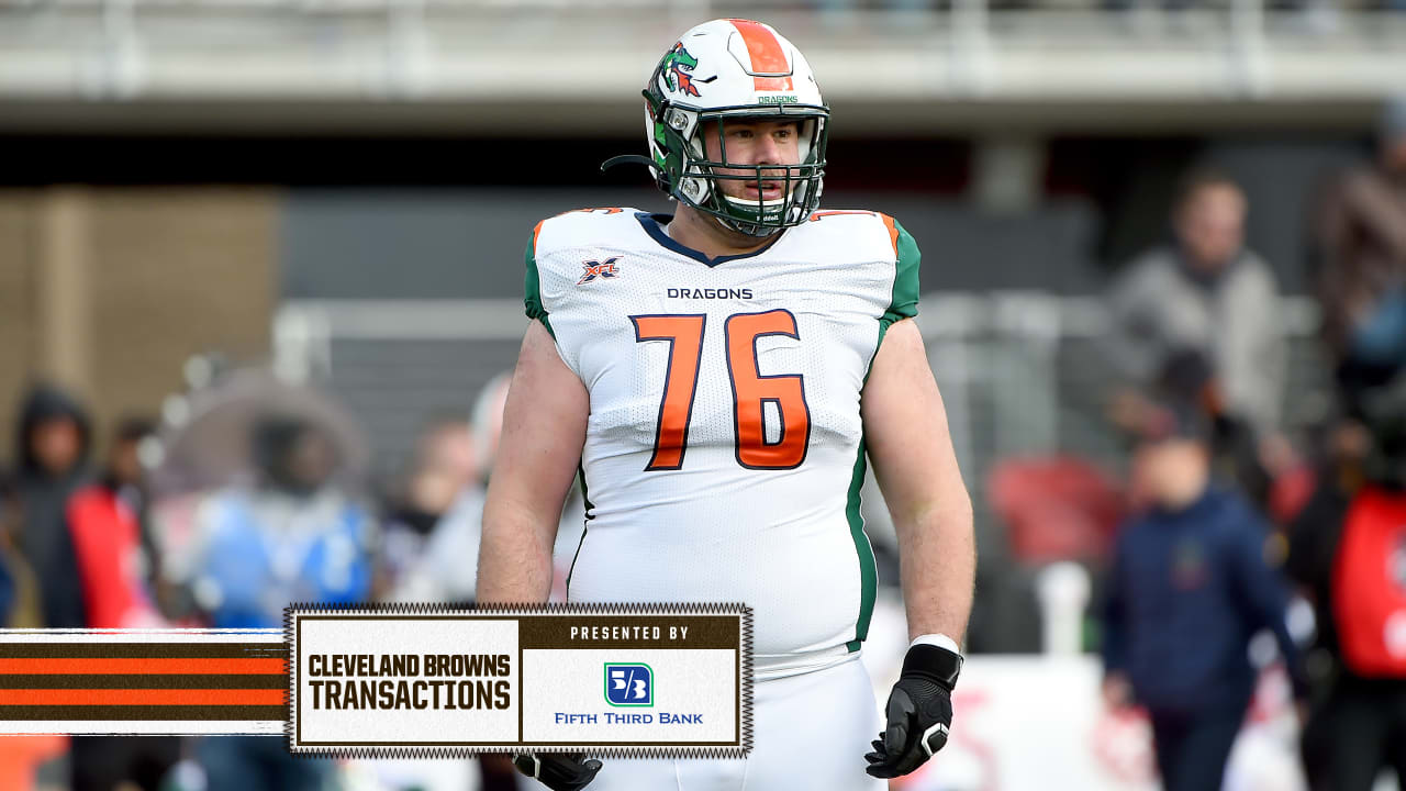 Browns sign G Michael Dunn