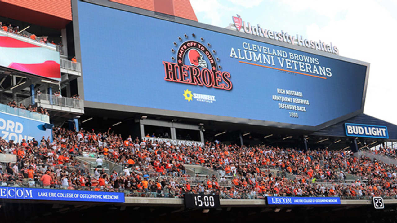 Cleveland Browns 'Hats Off to Our Heroes' Honor Browns Alumni