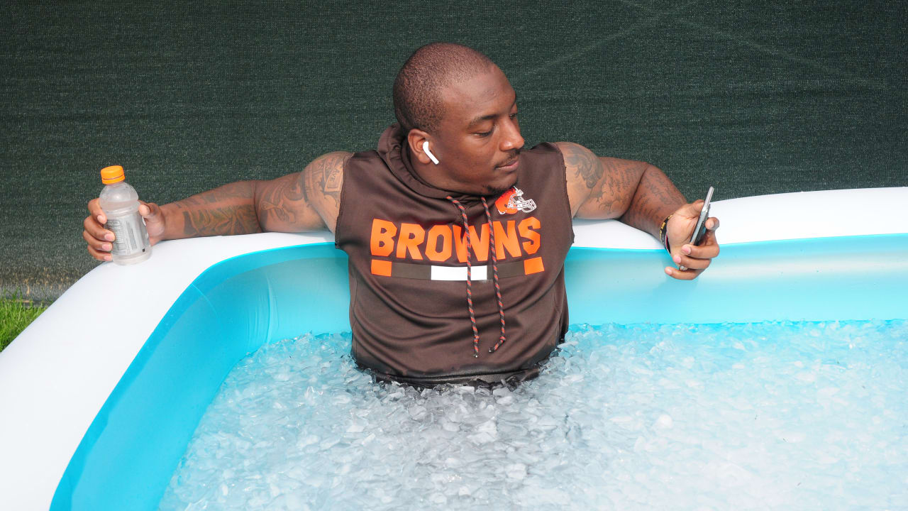 The Science Of Ice Baths: How Do They Aid Recovery?