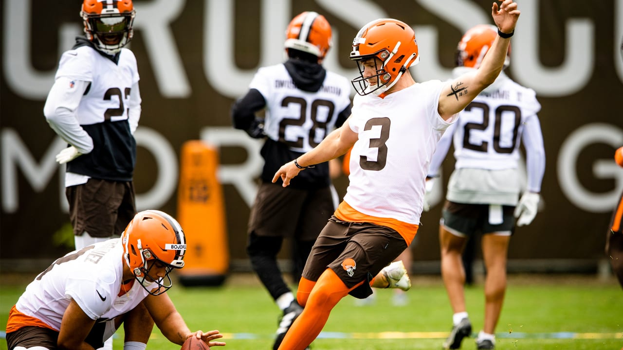 Phil Dawson finally gets to wear his favored No. 4 jersey with