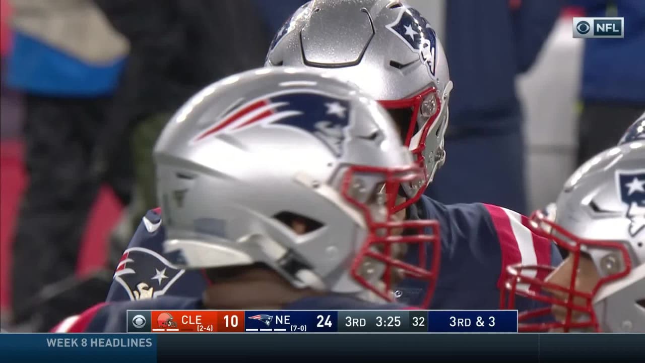 Olivier Vernon rips past Marshall Newhouse to sack Brady on third down