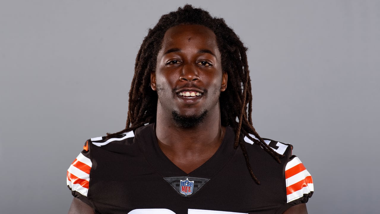 Kareem Hunt thrilled to re-sign with 'hometown' Cleveland Browns