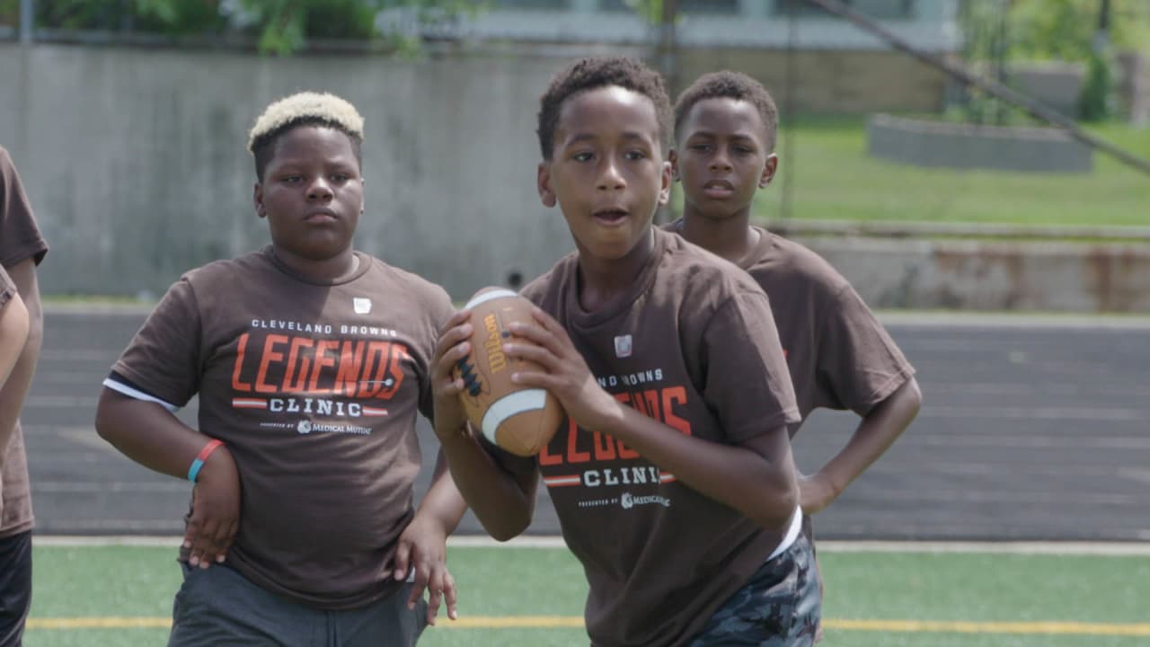 Cleveland Browns Donate New Xenith Helmets to the Lou Groza Titans Youth  Football Program