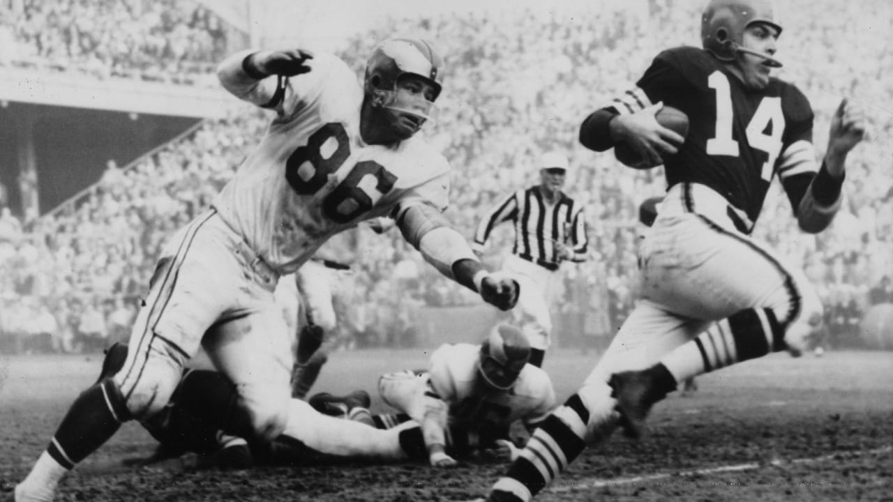 Cleveland Browns: NFL.com picks Otto Graham as 5th best QB of all-time -  Dawgs By Nature