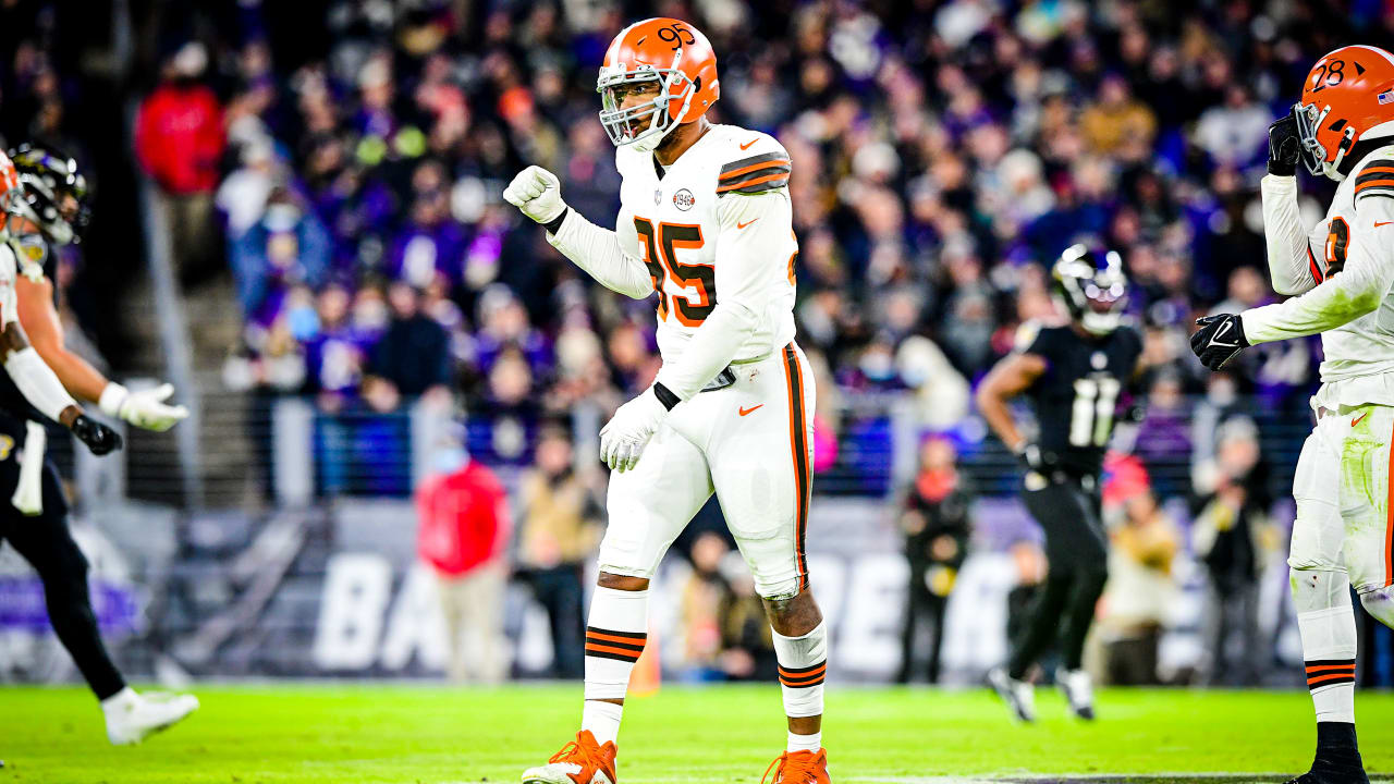 Myles Garrett breaks Browns' franchise record with 4.5 sacks - Dawgs By  Nature