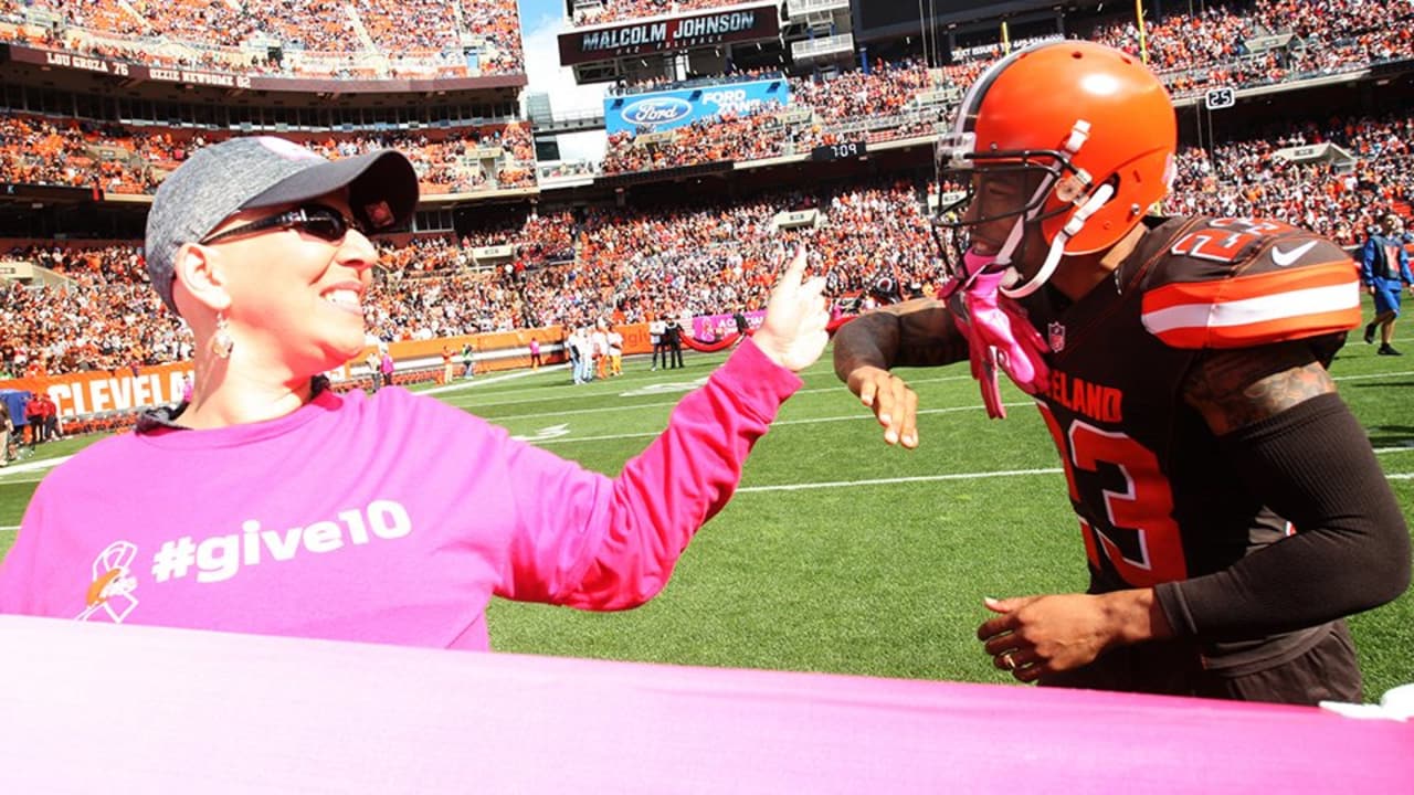 Cleveland Browns I Wear Pink For Breast Cancer Awareness Shirt