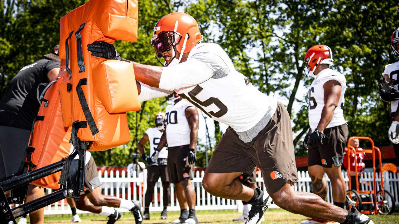 Kellen Mond: First time putting a Browns jersey on I'm excited