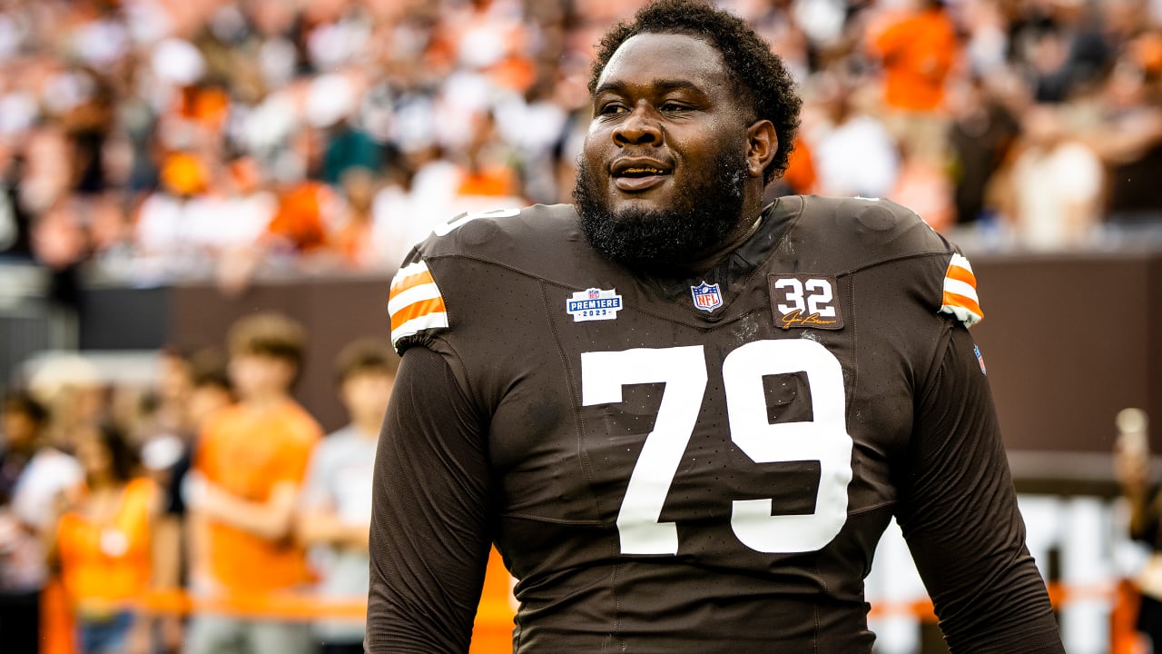 Rookie Dawand Jones to take on more prominent role in Browns' offensive line