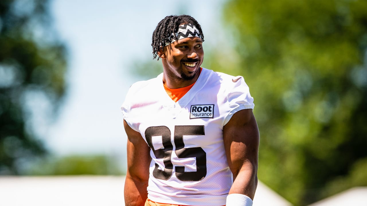 Ohio, USA. August 17, 2018: Cleveland Browns defensive end Chris