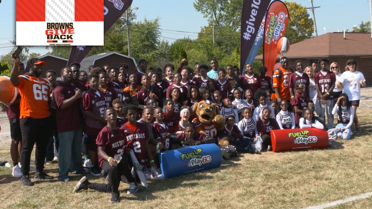 Cleveland Browns on X: #10DaysofGiving Day 3️⃣: Today @Danny_Shelton55  helped us surprise YYFFA, a 13-14 year old flag football team, with news  that they're representing us at the NFL Flag Championships! #give10