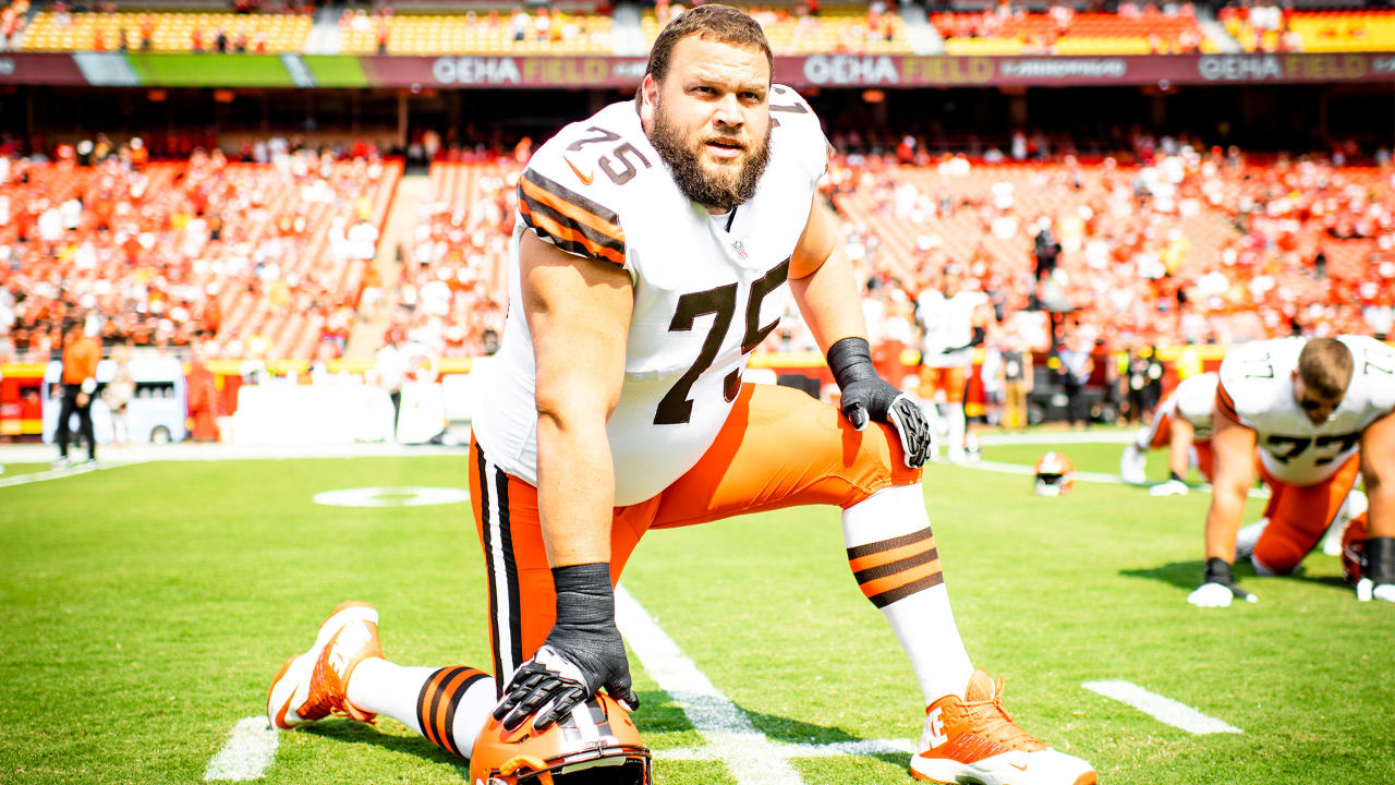 Cleveland Browns on X: Happy birthday to our longest tenured player  @JoelBitonio! Drop a 