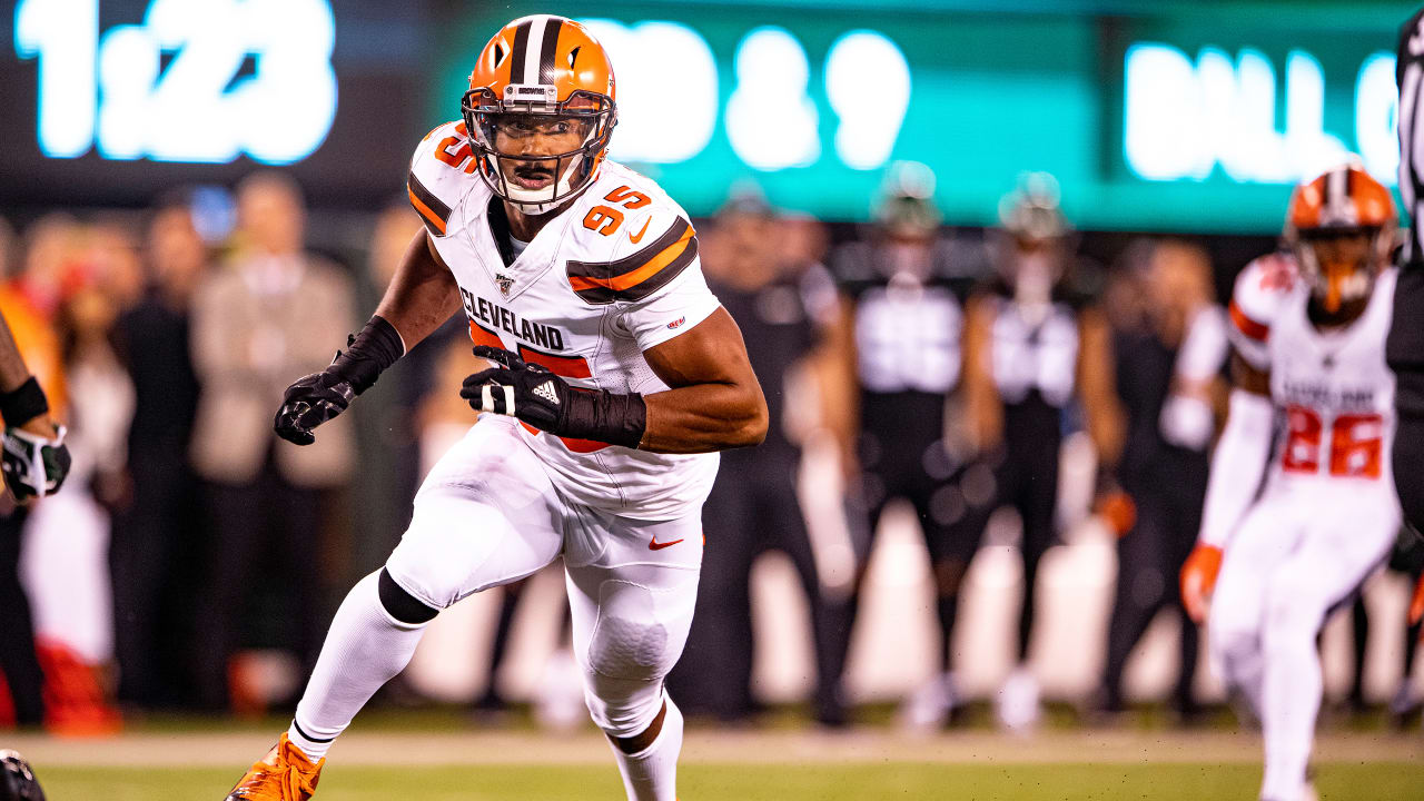 Myles Garrett sacks former Browns QB Baker Mayfield twice