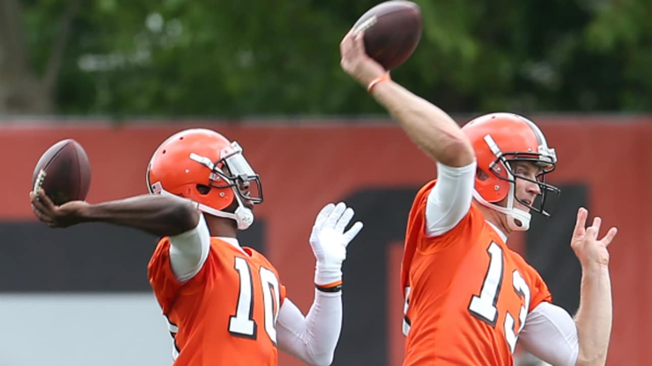 Unexpected Twist Browns Qbs Day 1 Training Camp Stefanskis Timeline - 4emt3s4
