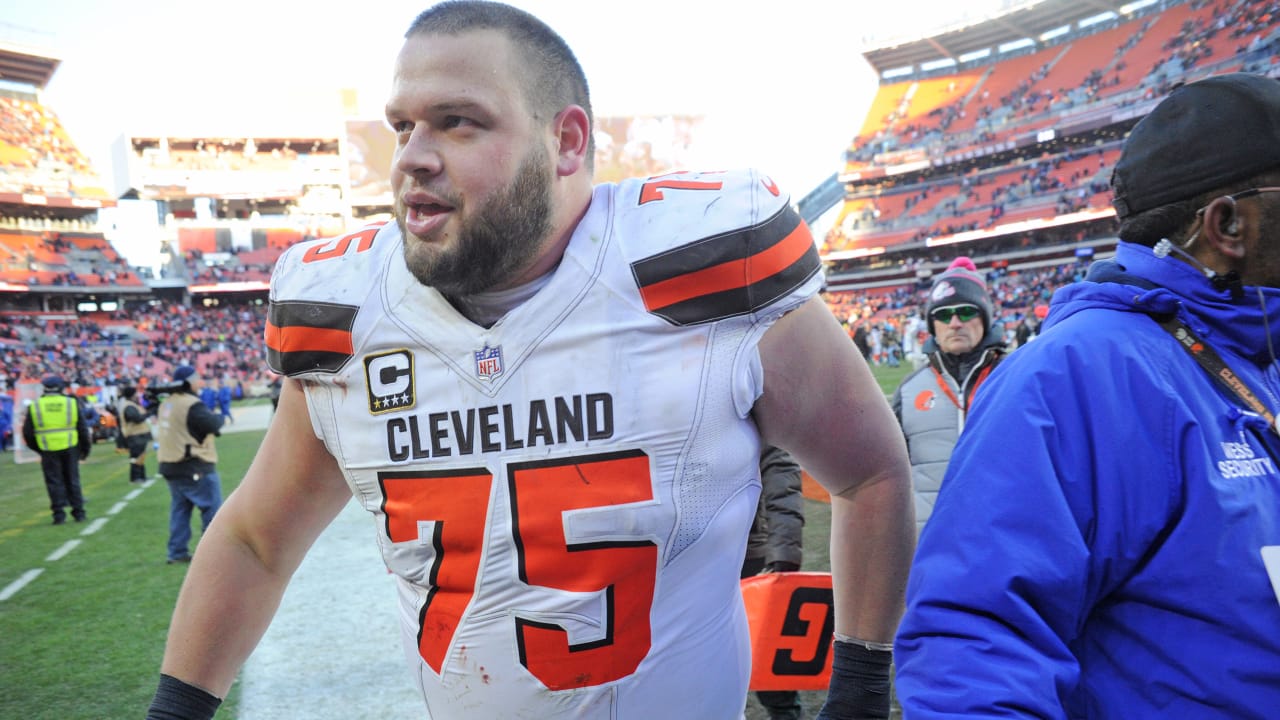 Grandma is disappointed: Joel Bitonio named first Pro Bowl alternate - The  Athletic