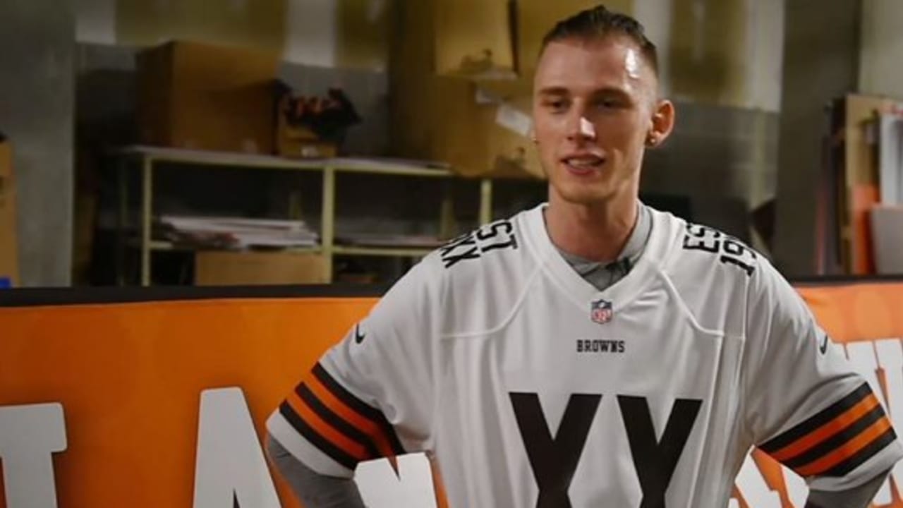 Machine Gun Kelly Already Has An Odell Beckham Jr. Browns Jersey